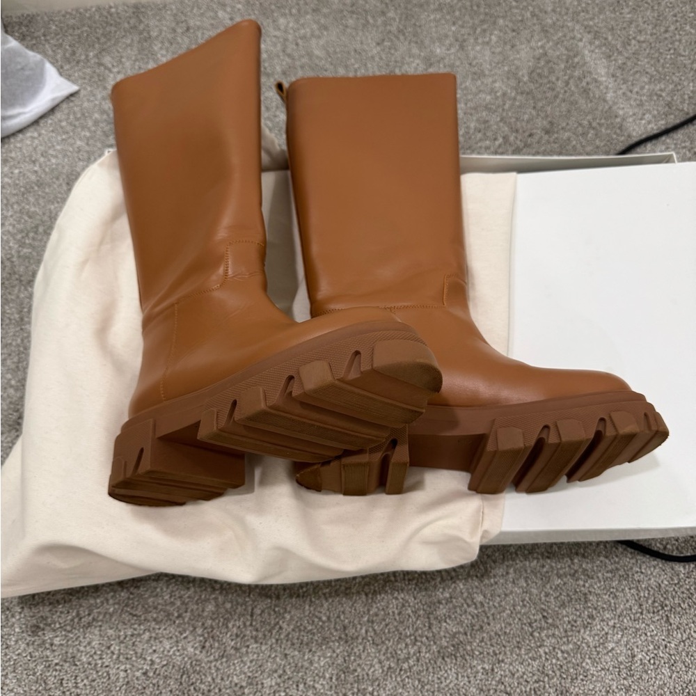 Giani Bernini Tan Women's Winter Boots